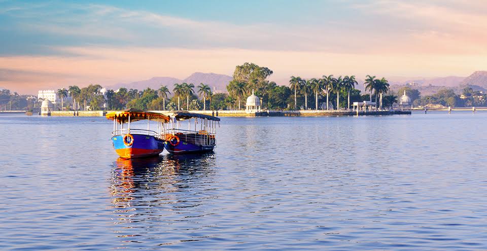 Fateh Sagar Lake: Picturesque Lake with a Serene Atmosphere