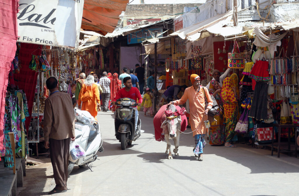 Pushkar Bazaar – Shop for Handicrafts, Jewelry, and Souvenirs
