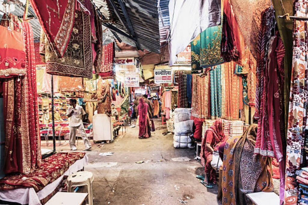 Pushkar Bazaar – Shop for Handicrafts, Jewelry, and Souvenirs