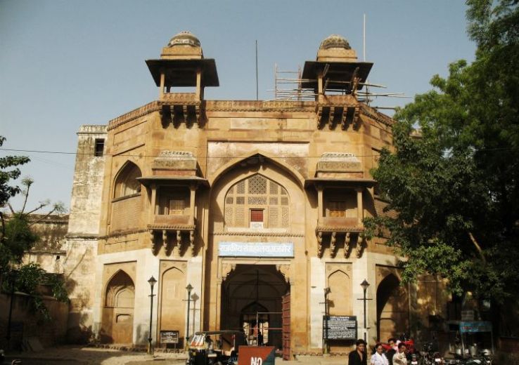 Akbari Fort and Museum – Showcasing Mughal Artifacts and History