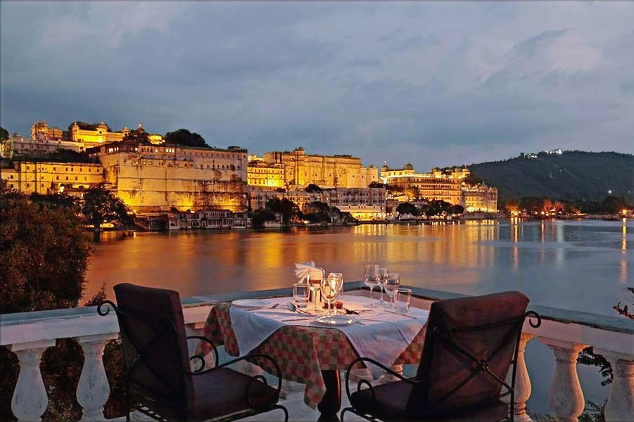 Ambrai Restaurant: A Lakeside Dining Experience