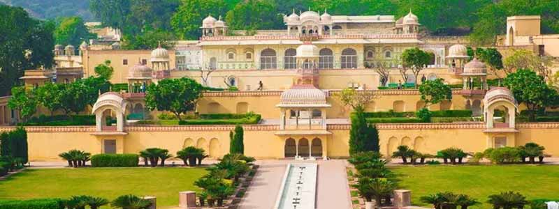 Sisodia Rani Garden – Historic Garden with Fountains and Murals