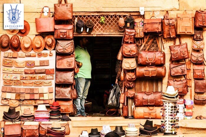 Sadar Bazaar – Best Place for Traditional Handicrafts, Textiles, and Jewelry