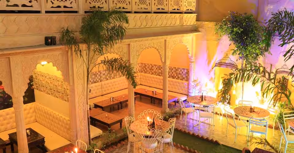 La Pizzeria and Indian Authentic Food Restaurant