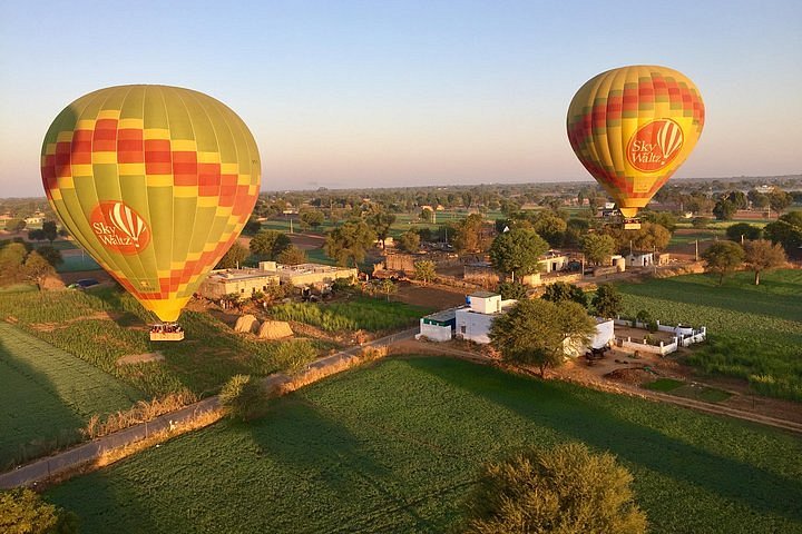 Hot Air Ballooning – Experience a Breathtaking Aerial View of Pushkar