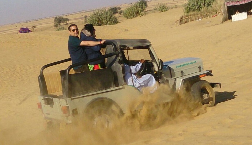 Jeep Safari – Experience a Thrilling Ride Across the Dunes