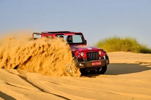 Jeep Safari – Thrilling Experience in the Dunes