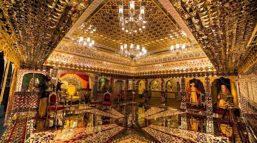 Jaipur Wax Museum – Life-like Statues and Historic Representation