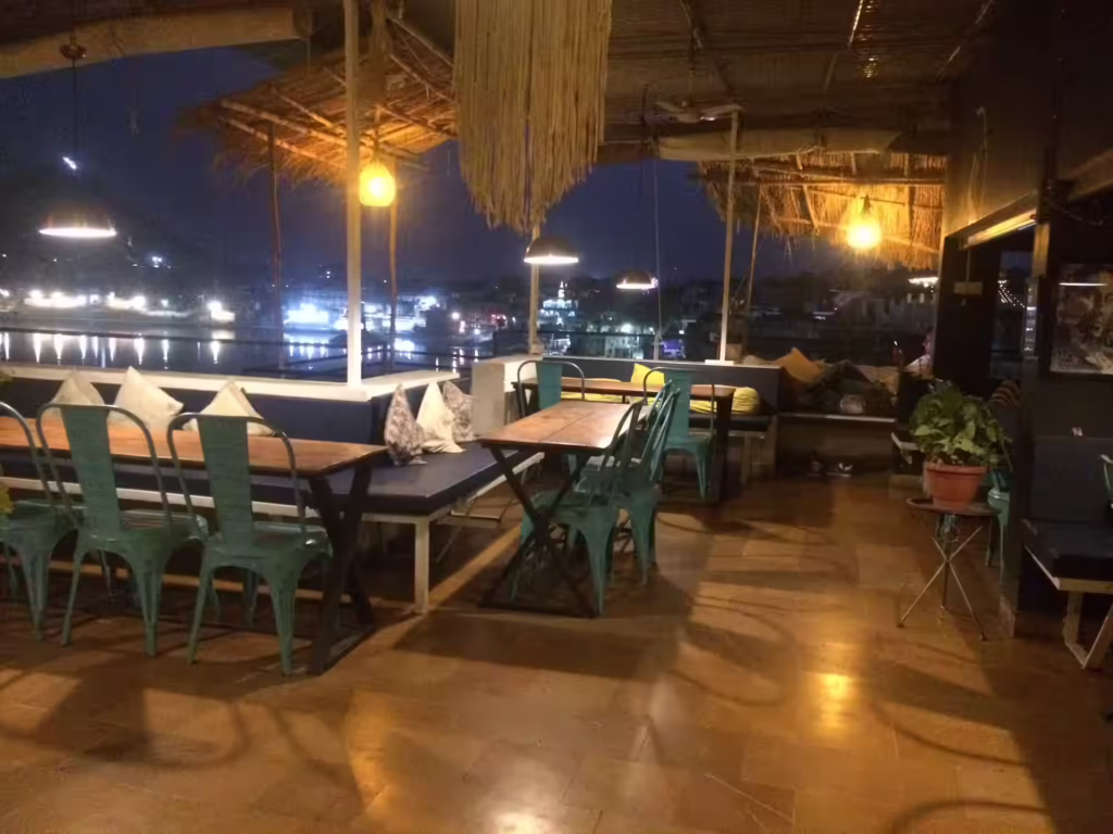 U-Turn Café