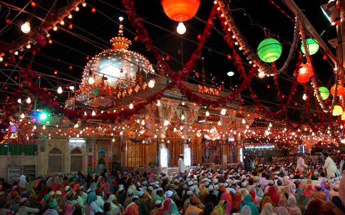 Local Festivals – Experience Urs Festival and Pushkar Fair