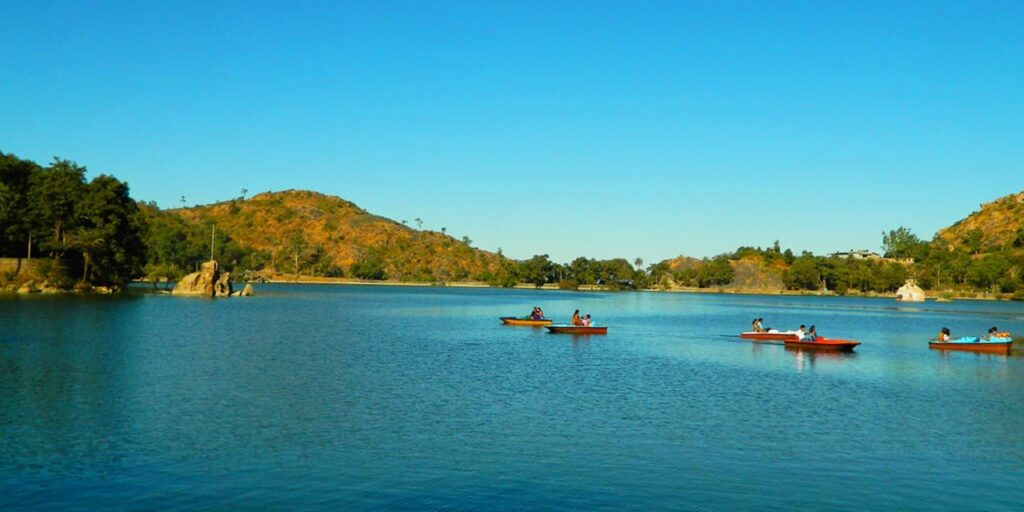 Nakki Lake – Scenic Lake for Boating and Relaxation