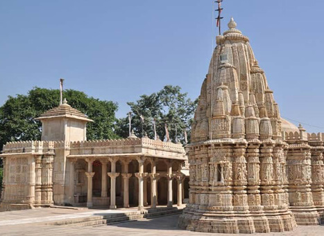 Jain Temples within the Fort – Peaceful and Intricately Built Shrines